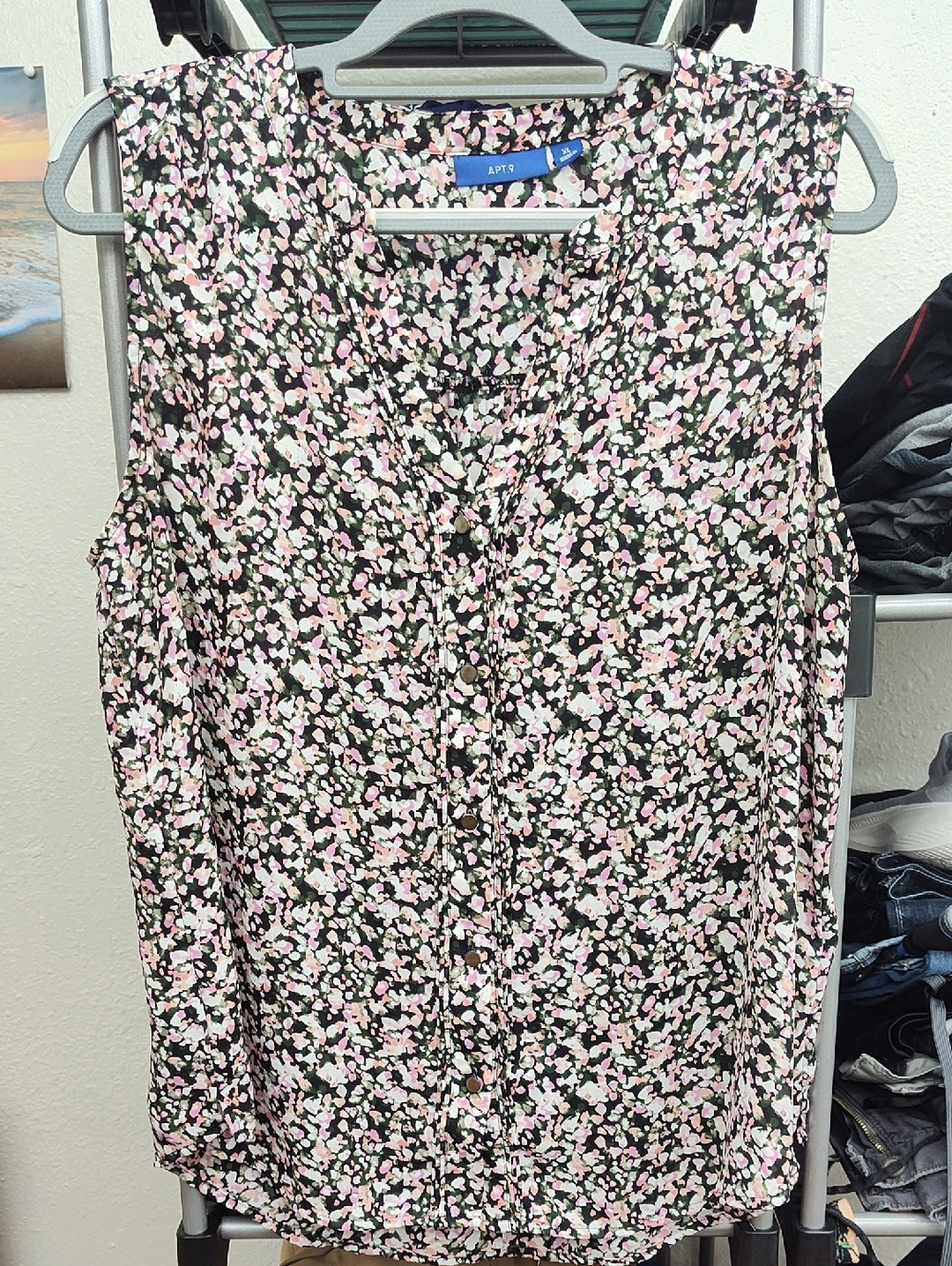 Apt. 9 Black Sleeveless Button-Up Top with Pink & White Floral